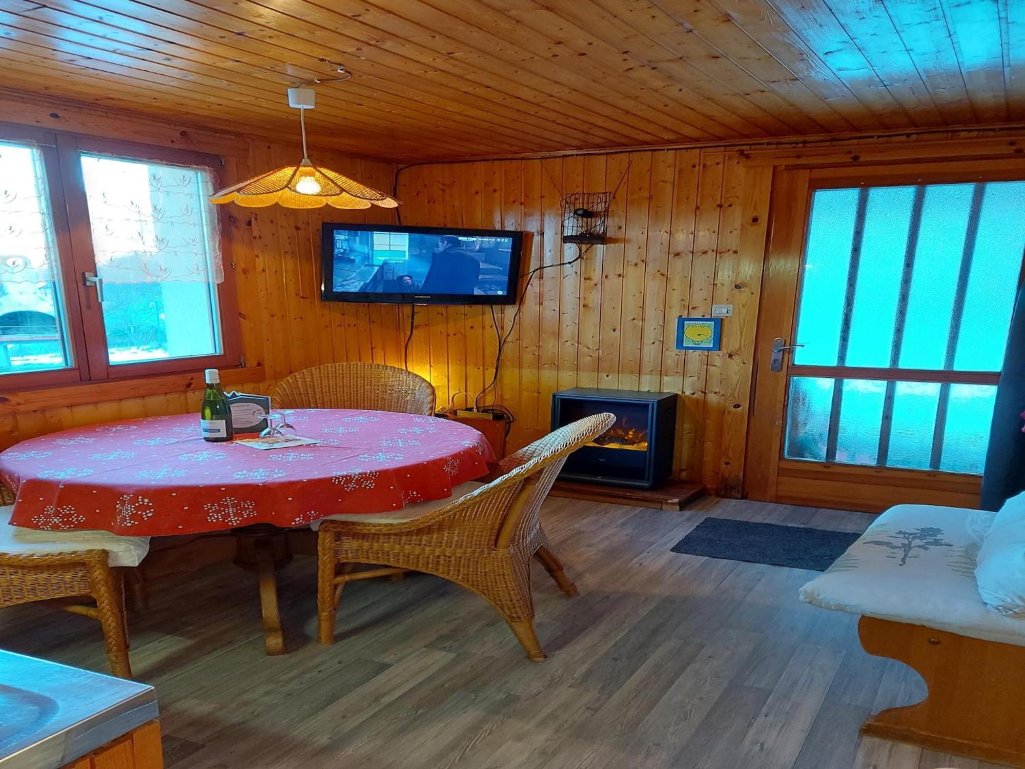 Nice Chalet With Sauna In Vosges サン・モーリス・シュル・モセル エクステリア 写真